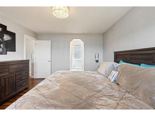 692 Luxstone Landing Sw, Airdrie, AB - Indoor Photo Showing Bedroom