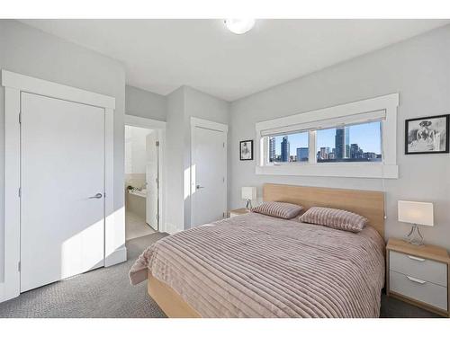 1602 12 Avenue Sw, Calgary, AB - Indoor Photo Showing Bedroom