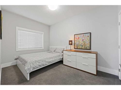 1602 12 Avenue Sw, Calgary, AB - Indoor Photo Showing Bedroom