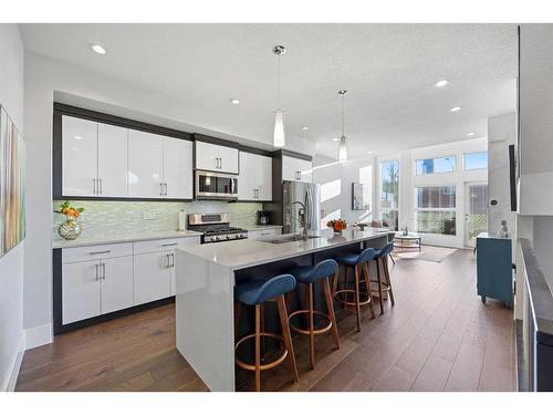 1602 12 Avenue Sw, Calgary, AB - Indoor Photo Showing Kitchen With Upgraded Kitchen