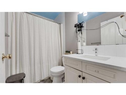 110 Taravista Drive Ne, Calgary, AB - Indoor Photo Showing Bathroom