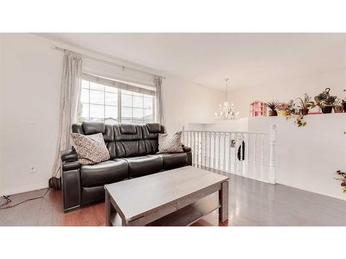 110 Taravista Drive Ne, Calgary, AB - Indoor Photo Showing Living Room