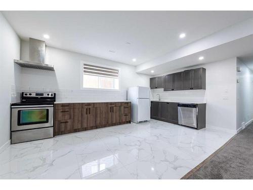 907 Corner Meadows Way Ne, Calgary, AB - Indoor Photo Showing Kitchen