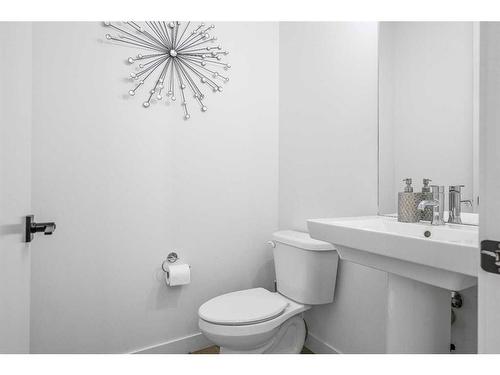 9 Sage Meadows Green Nw, Calgary, AB - Indoor Photo Showing Bathroom