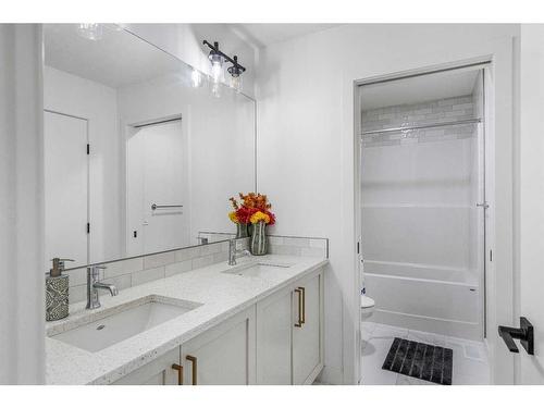 9 Sage Meadows Green Nw, Calgary, AB - Indoor Photo Showing Bathroom