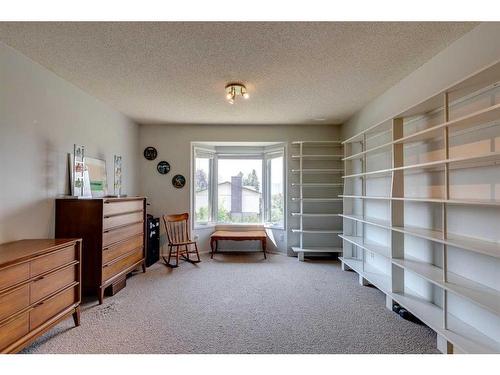 7063 Silverview Drive Nw, Calgary, AB - Indoor Photo Showing Bedroom