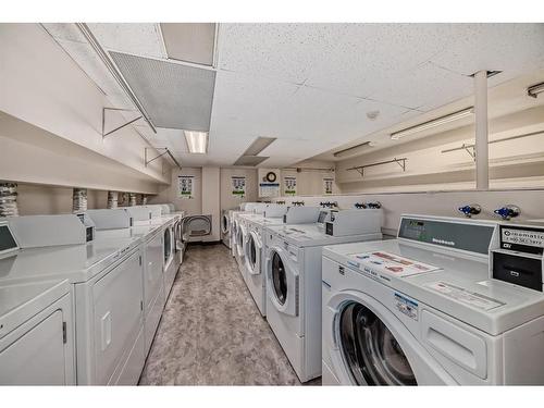 718-5204 Dalton Drive Nw, Calgary, AB - Indoor Photo Showing Laundry Room