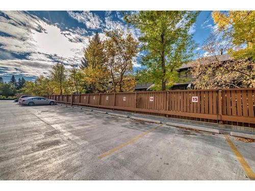 718-5204 Dalton Drive Nw, Calgary, AB - Outdoor