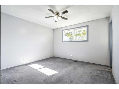 8704 6 Street Se, Calgary, AB - Indoor Photo Showing Other Room