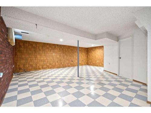 8704 6 Street Se, Calgary, AB - Indoor Photo Showing Other Room