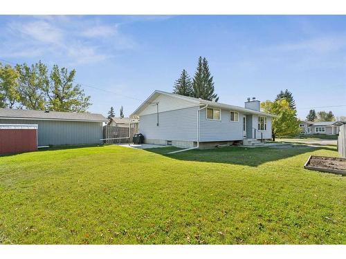 8704 6 Street Se, Calgary, AB - Outdoor