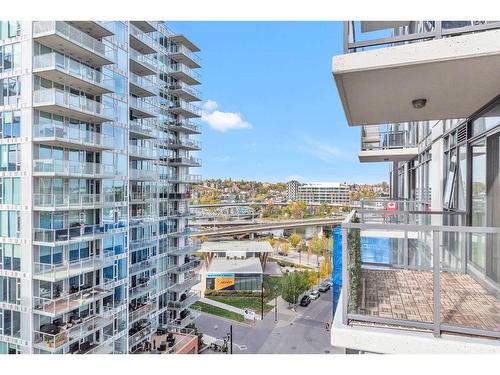 1004-550 Riverfront Avenue Se, Calgary, AB - Outdoor With Balcony