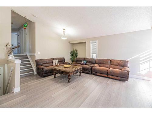 6248 Taralea Park Ne, Calgary, AB - Indoor Photo Showing Living Room