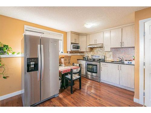 6248 Taralea Park Ne, Calgary, AB - Indoor Photo Showing Kitchen