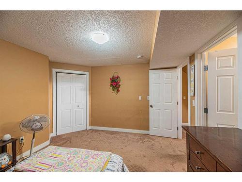 6248 Taralea Park Ne, Calgary, AB - Indoor Photo Showing Bedroom