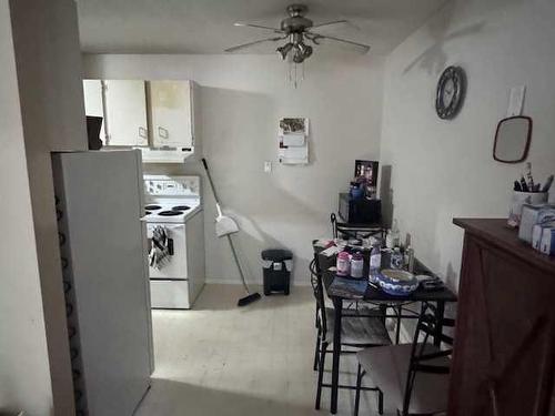 306-4328 4 Street Nw, Calgary, AB - Indoor Photo Showing Kitchen