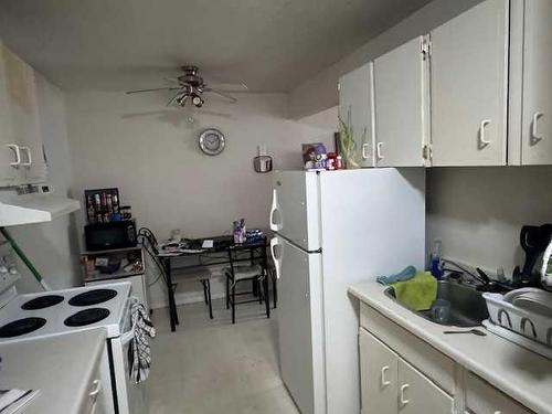 306-4328 4 Street Nw, Calgary, AB - Indoor Photo Showing Kitchen