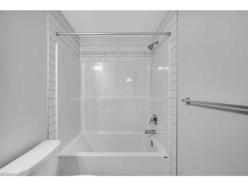 326 Ambleton Drive Nw, Calgary, AB - Indoor Photo Showing Bathroom