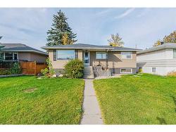 924 15 Avenue NE Calgary, AB T2E 1J1