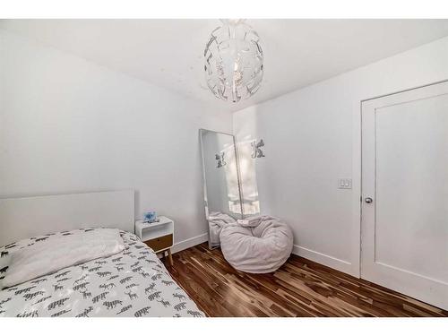 1069 East Chestermere Drive, Chestermere, AB - Indoor Photo Showing Bedroom