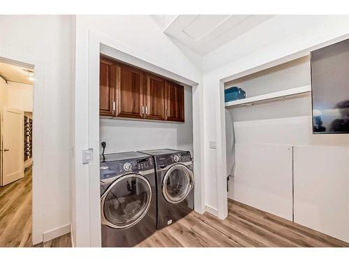 1069 East Chestermere Drive, Chestermere, AB - Indoor Photo Showing Laundry Room