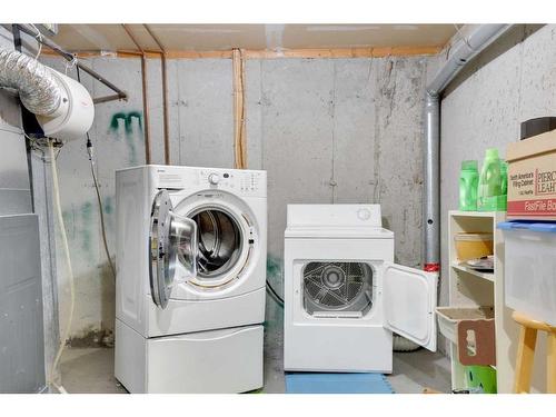 43-200 Shawnessy Drive Sw, Calgary, AB - Indoor Photo Showing Laundry Room