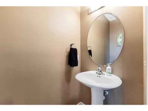 292 Rainbow Falls Drive, Chestermere, AB - Indoor Photo Showing Bathroom