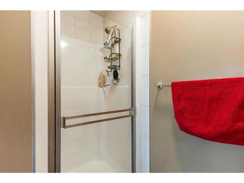 292 Rainbow Falls Drive, Chestermere, AB - Indoor Photo Showing Bathroom