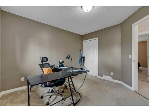 203 Evergreen Heights Sw, Calgary, AB - Indoor Photo Showing Office