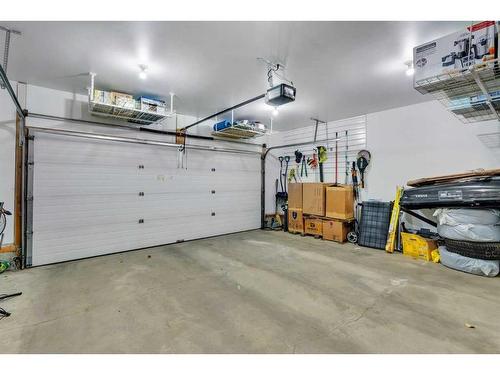 203 Evergreen Heights Sw, Calgary, AB - Indoor Photo Showing Garage