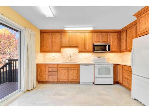 36 Silver Ridge Rise Nw, Calgary, AB - Indoor Photo Showing Kitchen