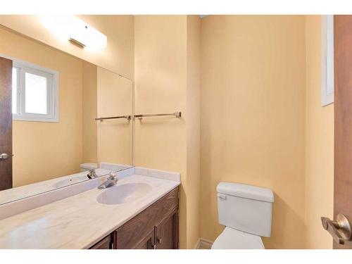 36 Silver Ridge Rise Nw, Calgary, AB - Indoor Photo Showing Bathroom