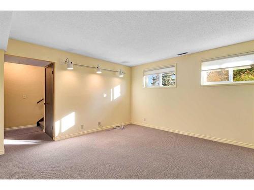 36 Silver Ridge Rise Nw, Calgary, AB - Indoor Photo Showing Other Room