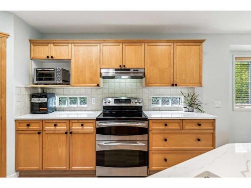 10 Tuscany Meadows Heights Nw, Calgary, AB - Indoor Photo Showing Kitchen