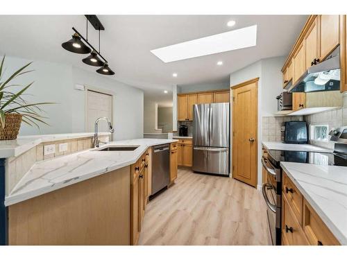 10 Tuscany Meadows Heights Nw, Calgary, AB - Indoor Photo Showing Kitchen