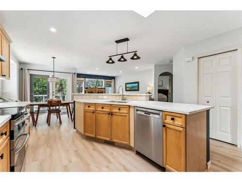 10 Tuscany Meadows Heights Nw, Calgary, AB - Indoor Photo Showing Kitchen