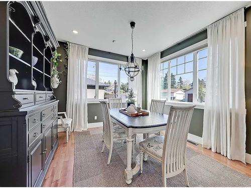 4502 20 Avenue Nw, Calgary, AB - Indoor Photo Showing Dining Room