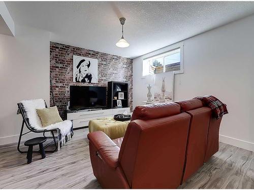 4502 20 Avenue Nw, Calgary, AB - Indoor Photo Showing Laundry Room