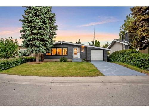 310 Wascana Crescent Se, Calgary, AB - Outdoor With Facade