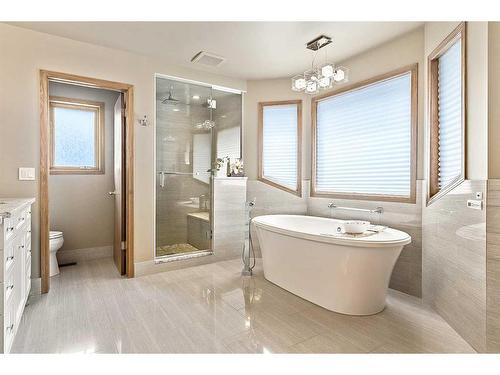 12940 Candle Crescent Sw, Calgary, AB - Indoor Photo Showing Bathroom