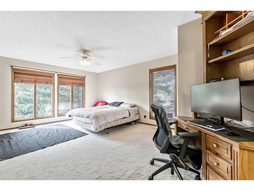 12940 Candle Crescent Sw, Calgary, AB - Indoor Photo Showing Bedroom