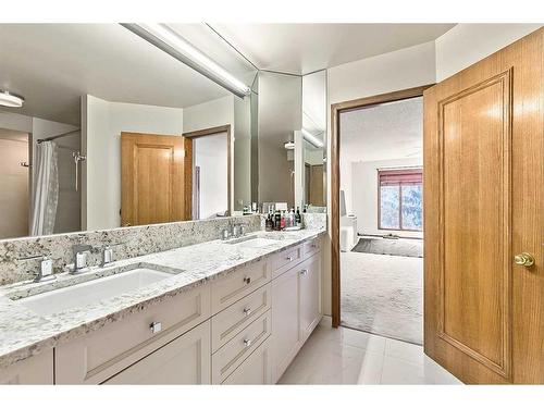 12940 Candle Crescent Sw, Calgary, AB - Indoor Photo Showing Bathroom