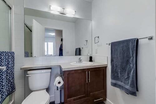 2115-604 East Lake Boulevard Se, Airdrie, AB - Indoor Photo Showing Bathroom