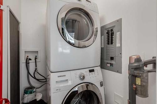 2115-604 East Lake Boulevard Se, Airdrie, AB - Indoor Photo Showing Laundry Room