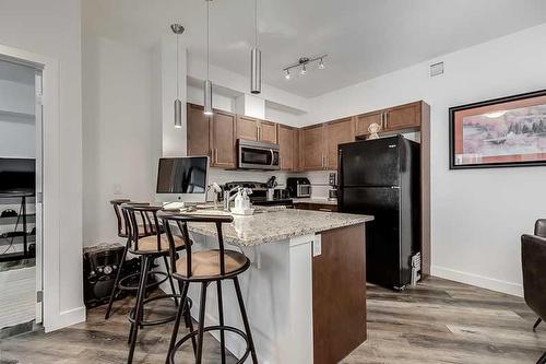 2115-604 East Lake Boulevard Se, Airdrie, AB - Indoor Photo Showing Kitchen