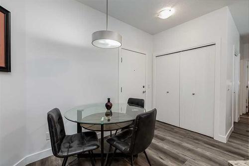 2115-604 East Lake Boulevard Se, Airdrie, AB - Indoor Photo Showing Dining Room