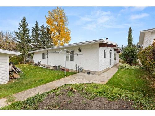 1314 22 Avenue, Didsbury, AB - Outdoor With Exterior