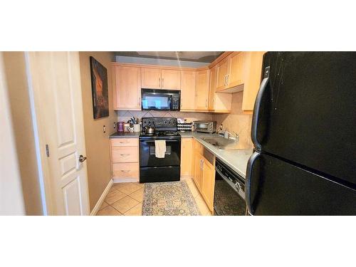 6-1813 25 Avenue Sw, Calgary, AB - Indoor Photo Showing Kitchen