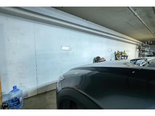 504-626 15 Avenue Sw, Calgary, AB - Indoor Photo Showing Garage