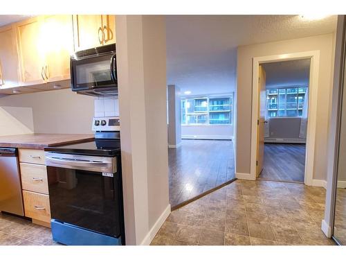 504-626 15 Avenue Sw, Calgary, AB - Indoor Photo Showing Kitchen